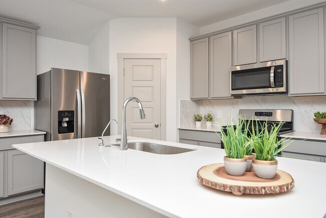 Building Photo - 7827 Sleek Flock Ln