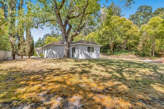 Building Photo - 520 Dawkins Dr
