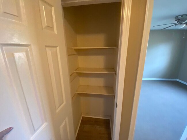 Building Photo - 205 Main