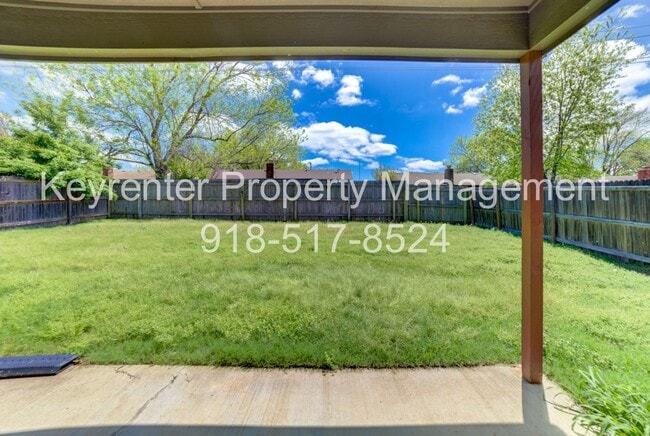 Building Photo - 3 Bed | Bath in Broken Arrow!