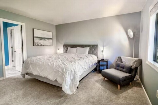 Building Photo - 4109 Pinehurst Cir