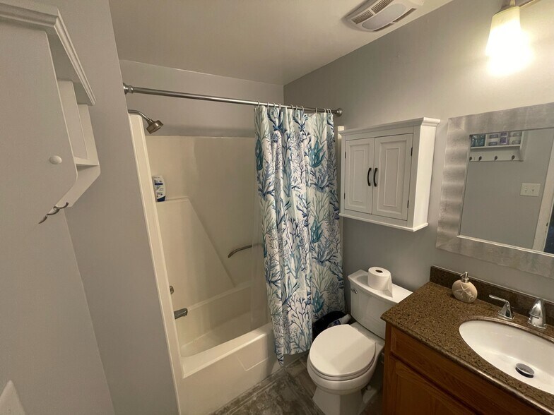 Master Bathroom attached to master bedroom - 3751 Pendleton Ave
