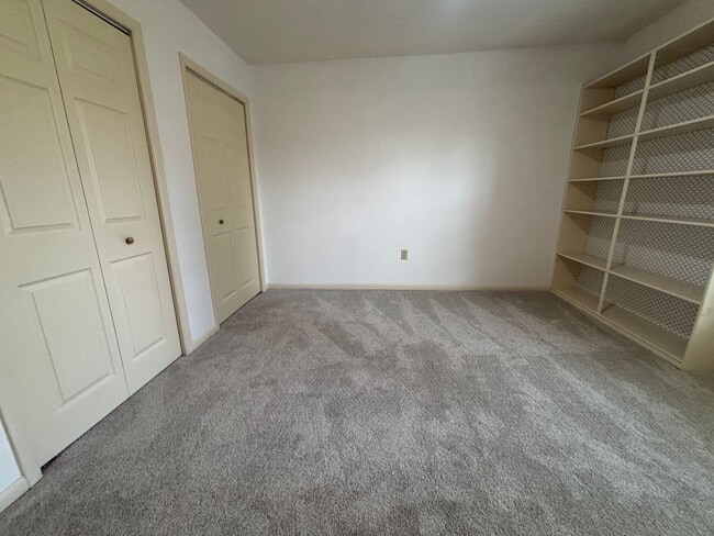 Building Photo - 5260 Crossbow Cir