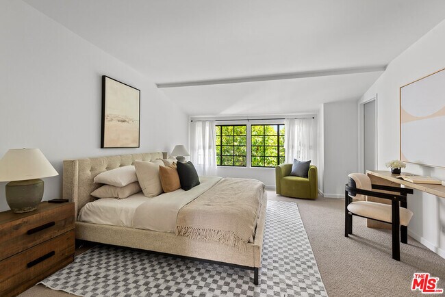 Building Photo - 3516 Vía Dolce