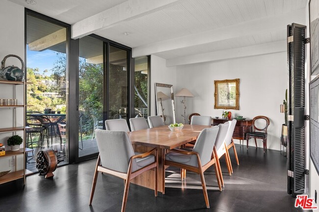 Building Photo - 2775 Rinconia Dr