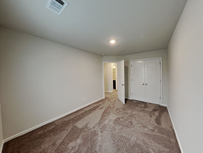 Building Photo - 10 Cardinal Ct