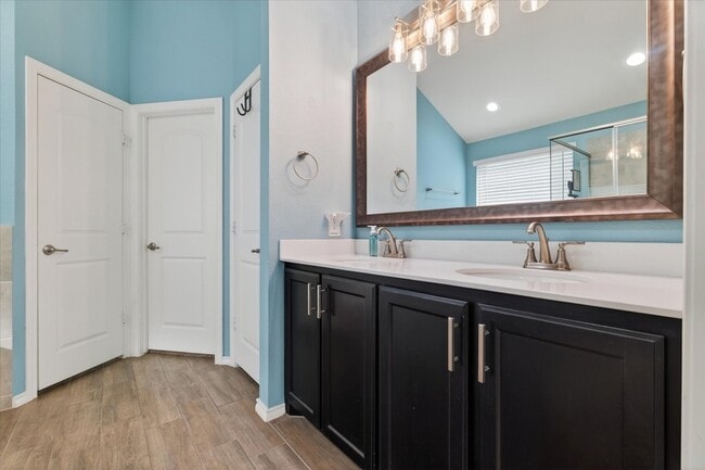 Building Photo - 628 Presidio St