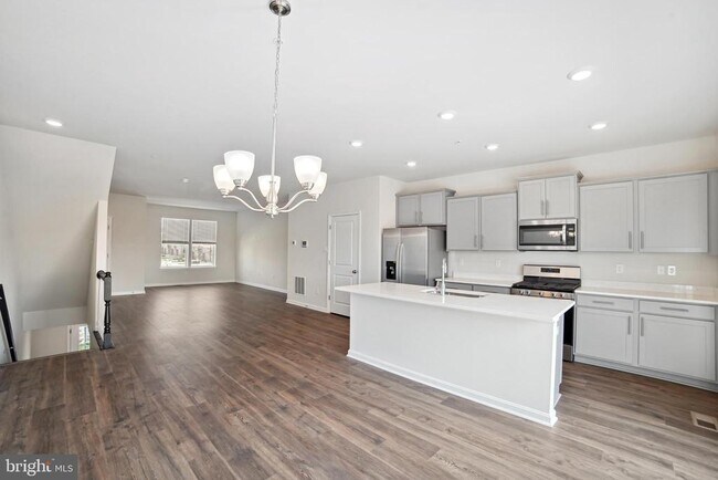 Building Photo - 738 Compass Wy