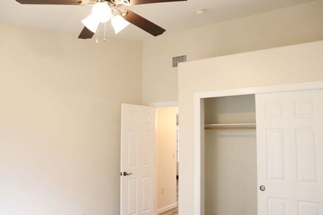 Building Photo - Three bedroom home in Canyon de Flores