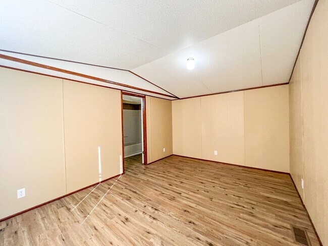 Building Photo - 1166 Ramble Hills