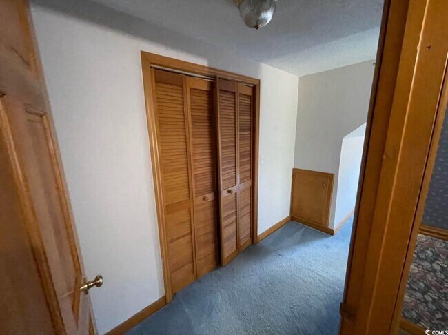 Building Photo - 163 Edwards Rd