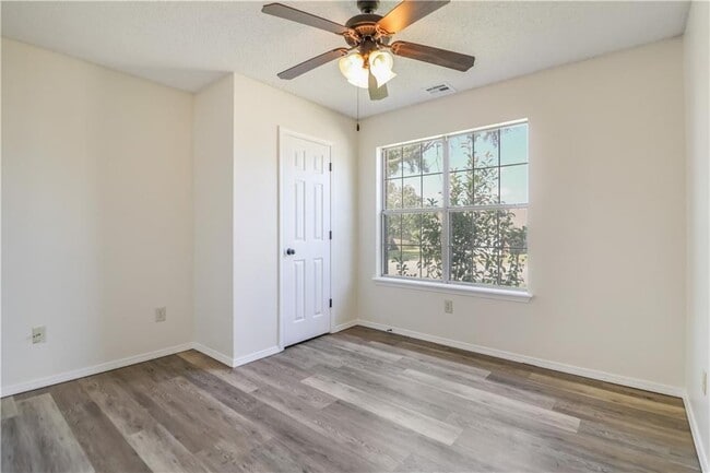 Building Photo - 1156 Oleander Ln