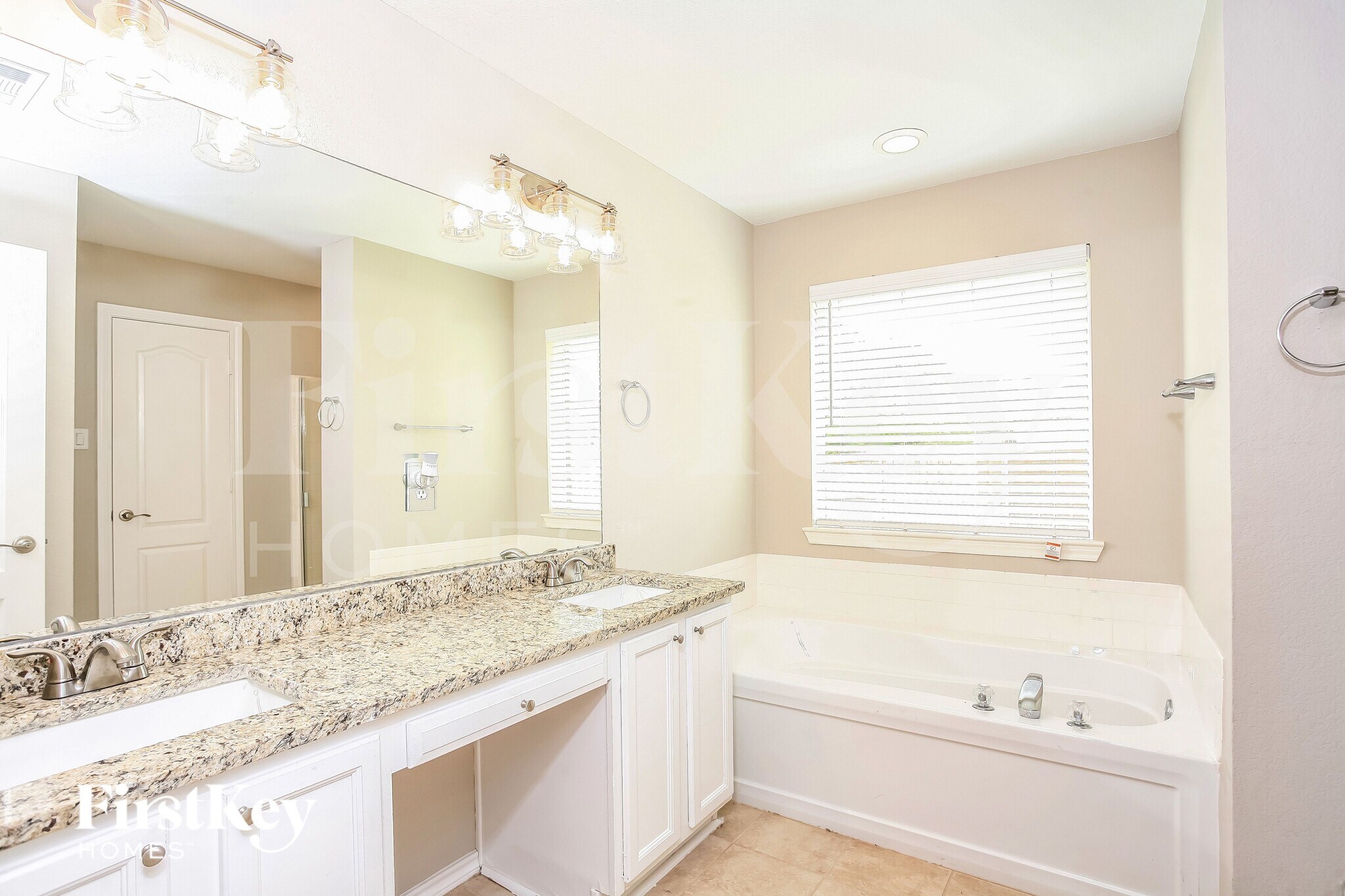 Building Photo - 225 Grant Dr