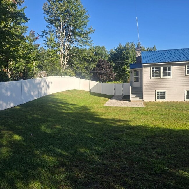 Building Photo - 432 Joseph St Ext