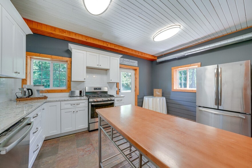 Building Photo - 27W172 Galusha Ave