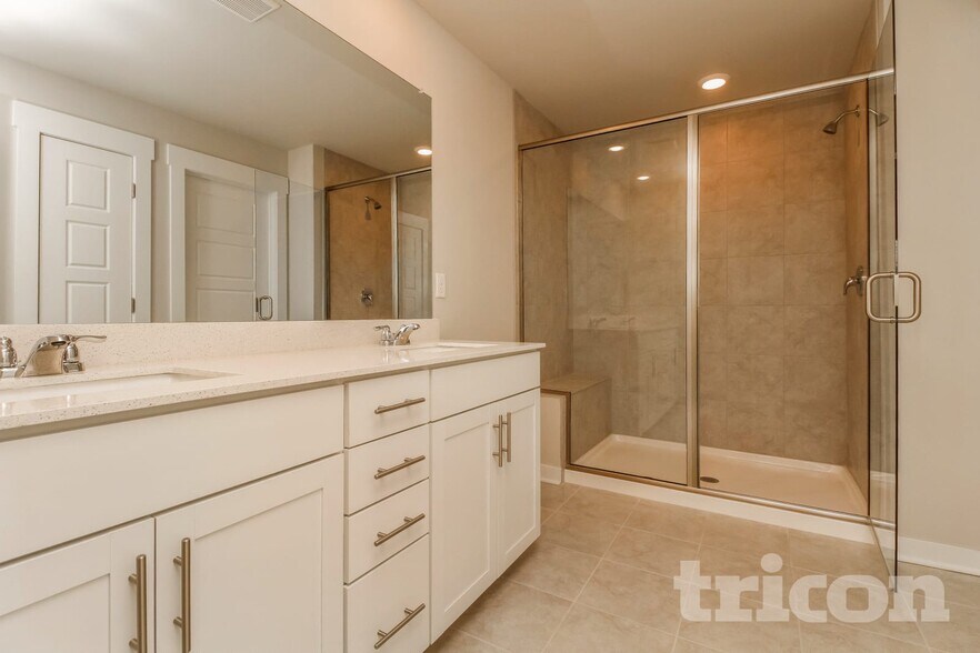 Building Photo - 1728 Lannister Ave