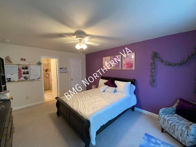 Building Photo - 3866 Manzanita Pl