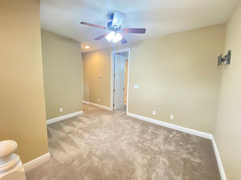 Building Photo - EAGLE CREEK (LAKE NONA) - 4BR/3.5BA TWO ST...