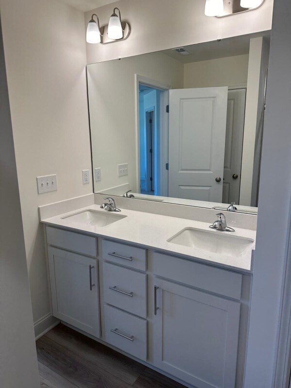 Building Photo - 96 Hyacinth Ln
