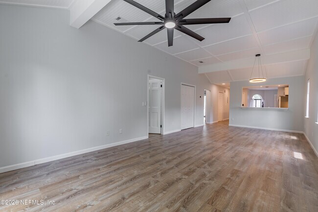 Building Photo - 8118 Baymeadows Cir E
