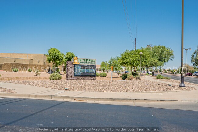 Building Photo - Beautiful split floorplan in a great neigh...