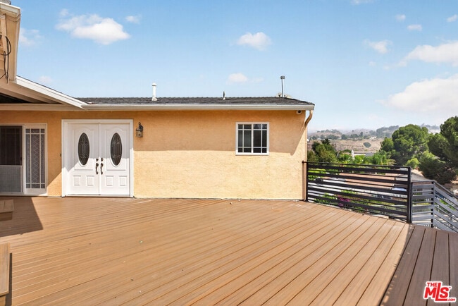 Building Photo - 11029 Eldora Ave