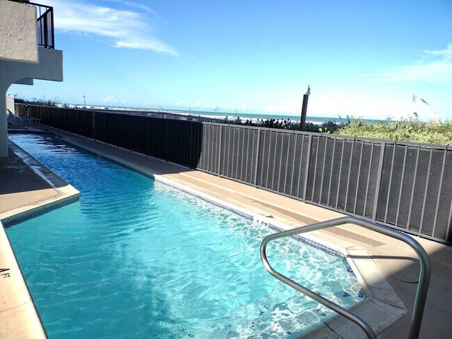 Building Photo - 5605 Gulf Blvd