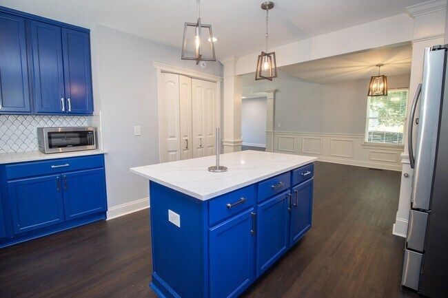 Building Photo - Charming 3-Bed, 3.5-Bath Home Near Augusta...