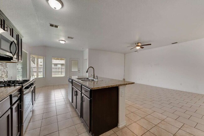 Building Photo - Attractive 4-Bedroom Home in Villages of Eagle Mountain!