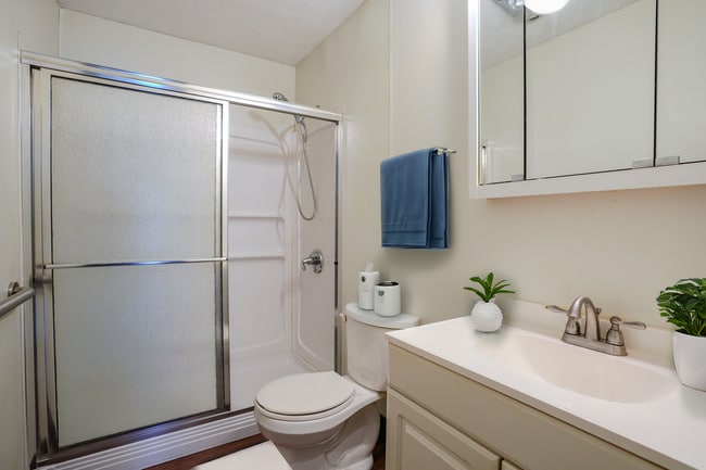 Building Photo - 855 S Hazel St