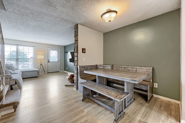 Building Photo - 14344 E Hawaii Cir
