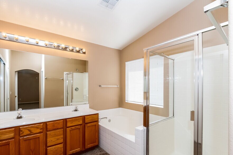 Building Photo - 2109 Royal Antilles Ct