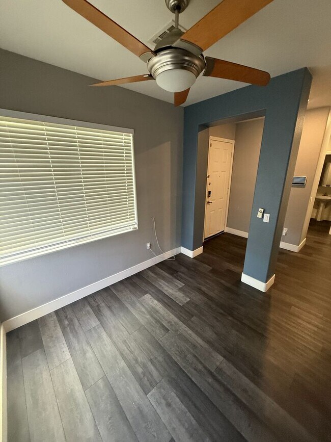 Building Photo - 821 Peachy Canyon Cir