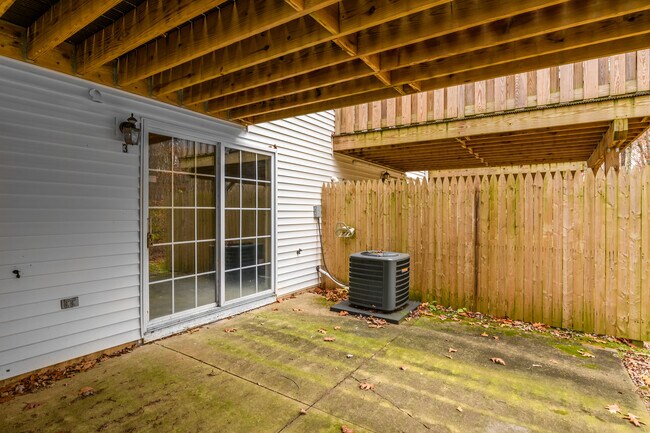 Building Photo - 3 Periwinkle Ln