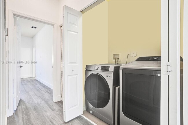 Building Photo - 25342 SW 115th Ave