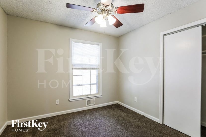 Building Photo - 8921 E 90 Terrace