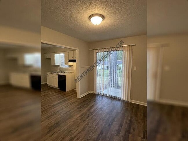 Building Photo - 7400 Debbie Dr