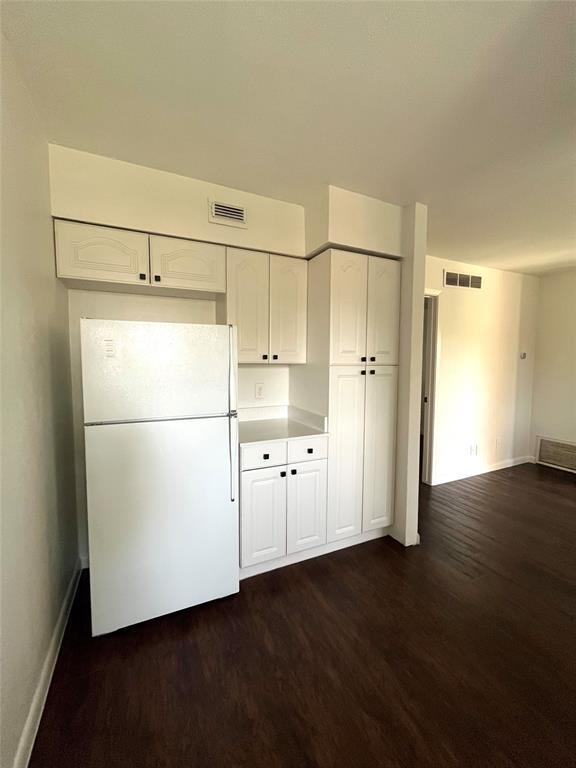 Building Photo - 3304 Red River St