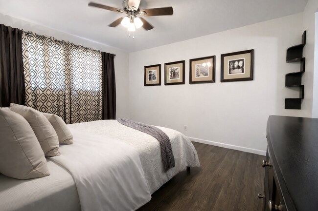 Building Photo - 1 Bed / 1 Bath – All Bills Paid, Washer & Dryer Included, Tile Floors, Pool & Prime Location!