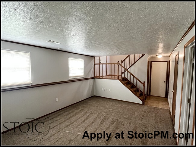 Building Photo - 3169 Earlington Ln