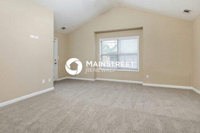 Building Photo - 4 Bedroom Pet-Friendly Home in Atlanta, GA with Main Street Renewal