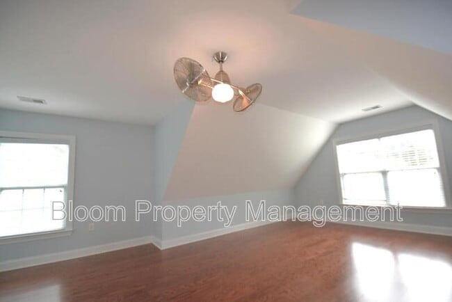 Building Photo - 8566 Royal Palm Ln
