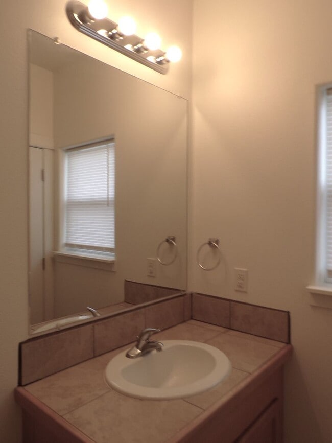 Building Photo - 2207 Jakob Ave