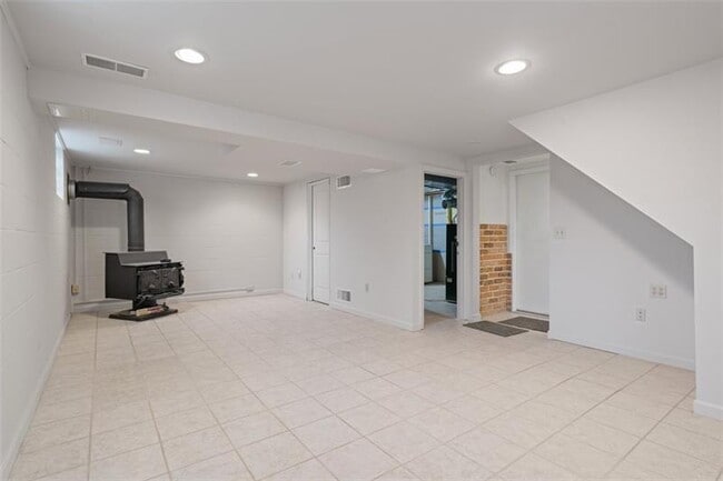 Building Photo - 233 Overbrook Rd