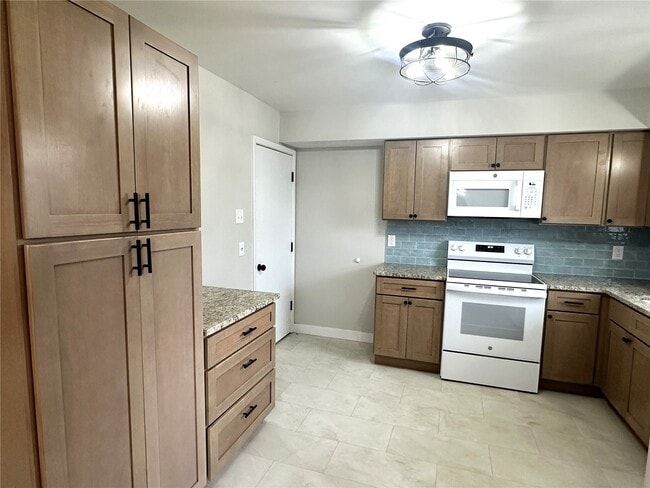 Building Photo - 67 Strecker Rd