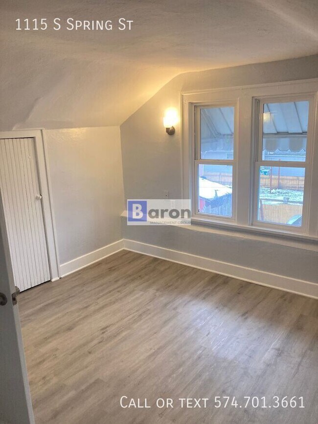 Building Photo - 1115 S Spring St