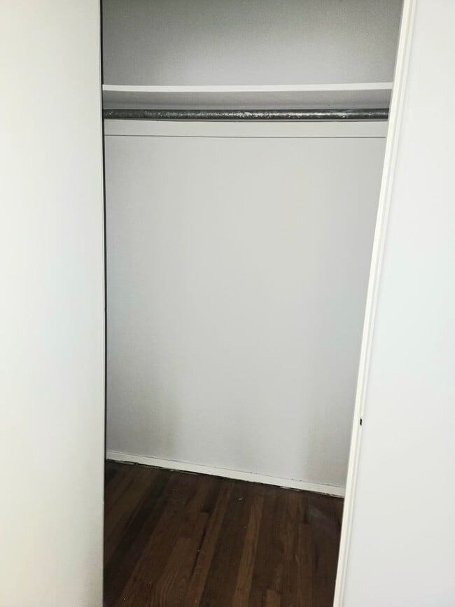 Building Photo - 1 bedroom, 1 bathroom