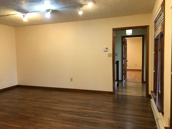 Building Photo - 183 Rhododendron Ln