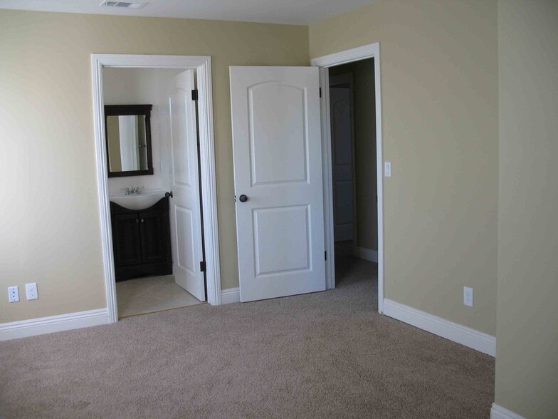 Building Photo - 7216 10th Ave