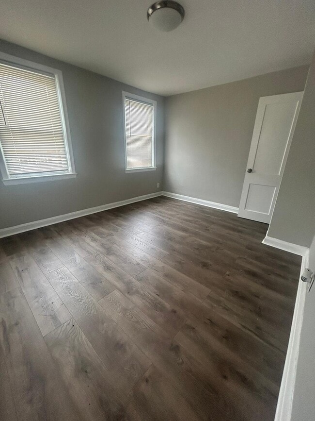 Building Photo - 2735 Bookert Dr